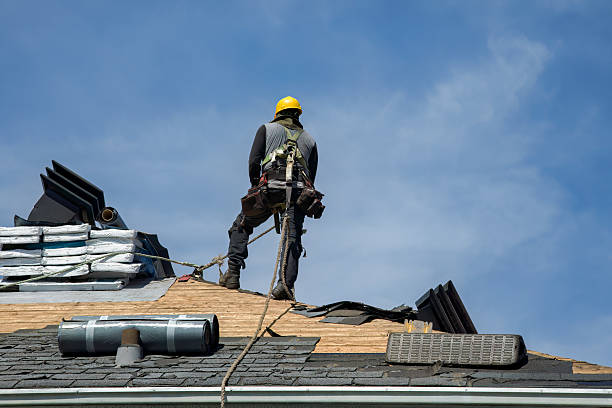 Professional Gutter Installation technician working in Hometown, IL